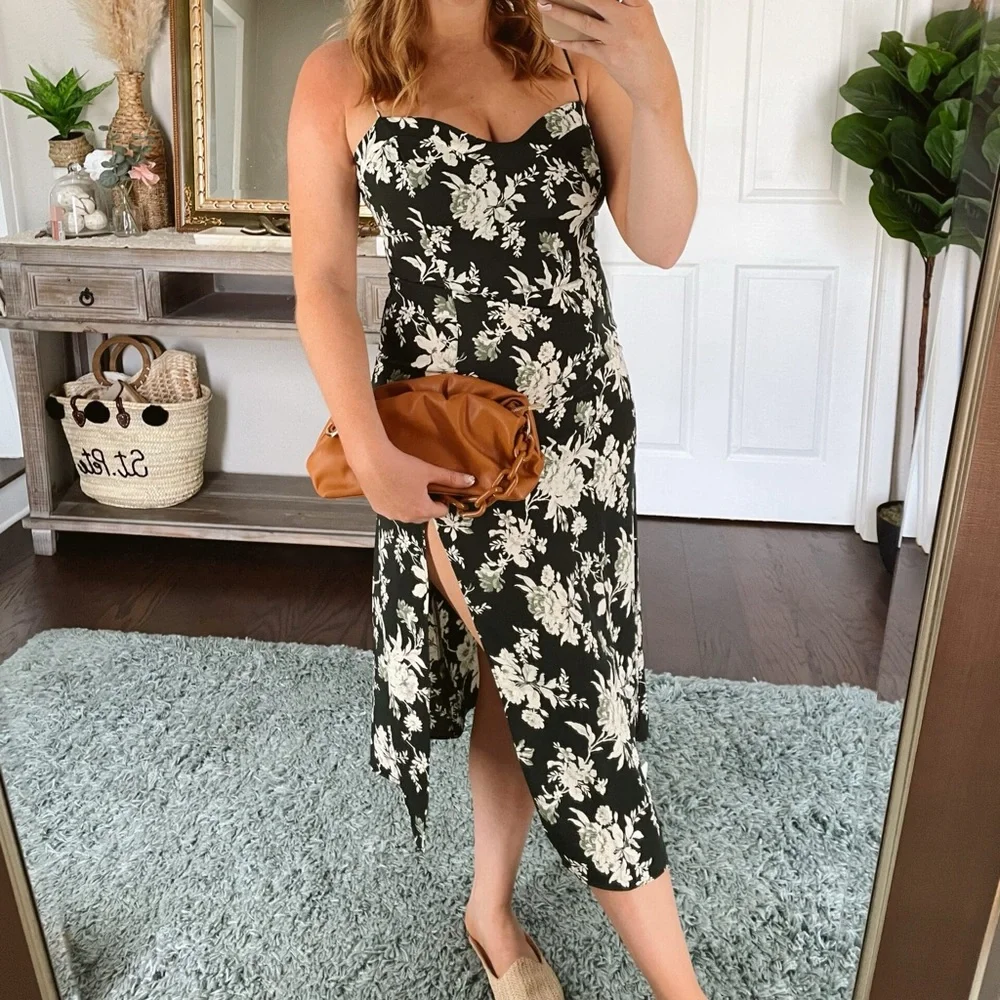 Abercrombie & Fitch High-Slit Midaxi Dress in a green floral print. - Picture 2 of 8